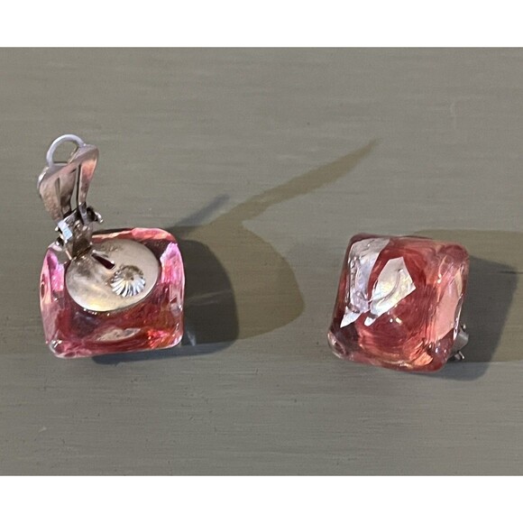 Vintage Funky Pink & Silver Swirl Cube Clip-On Earrings - Unique 80s Aesthetic - Picture 4 of 7